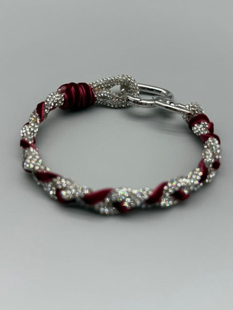 Handgefertigtes Hera Armband mit Herzschnalle und Strassband mit rotem Samtband by Christine Bultmann