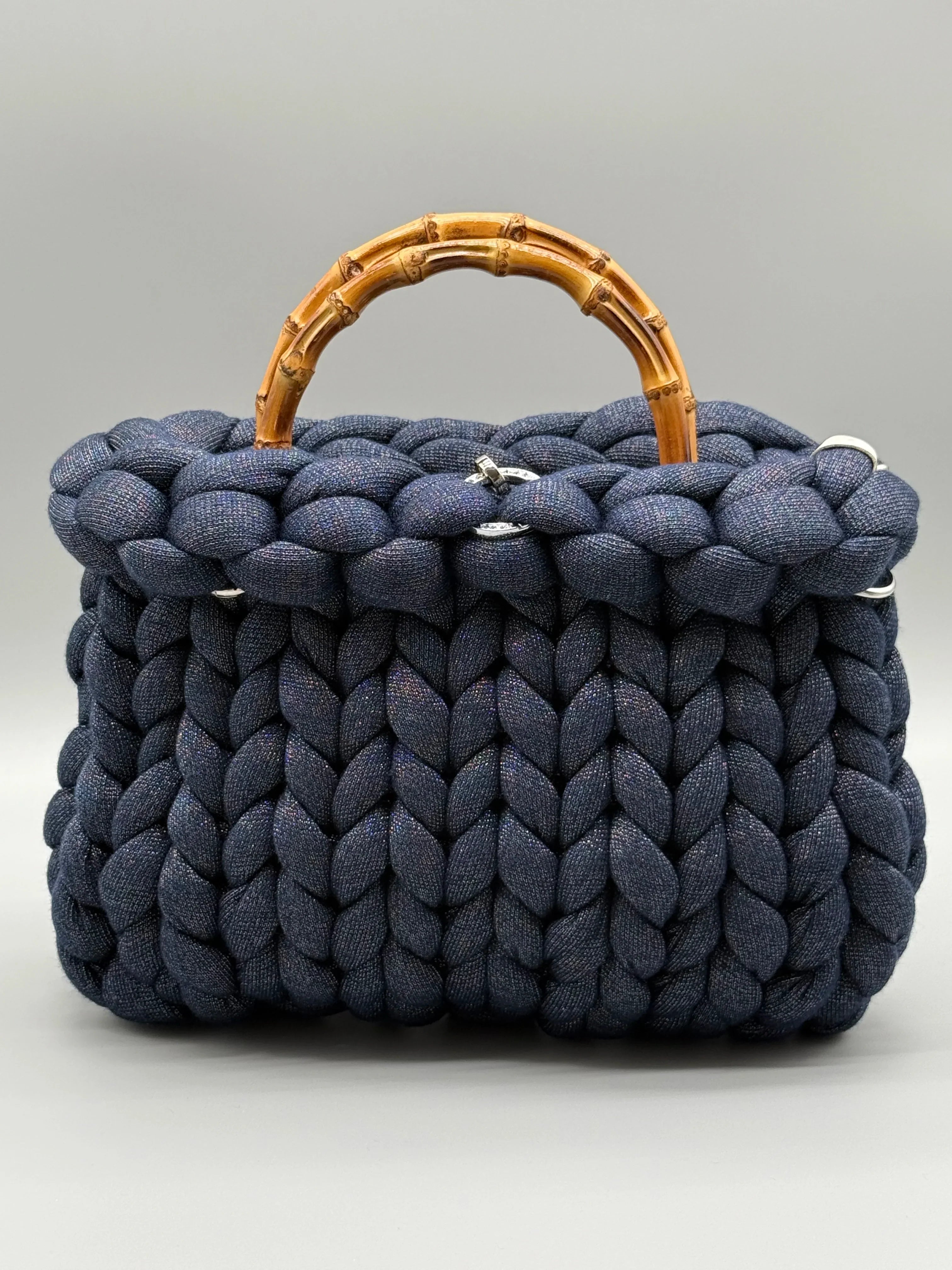 Handgemachte Taschen mit Stil – HERA BAG im Fokus