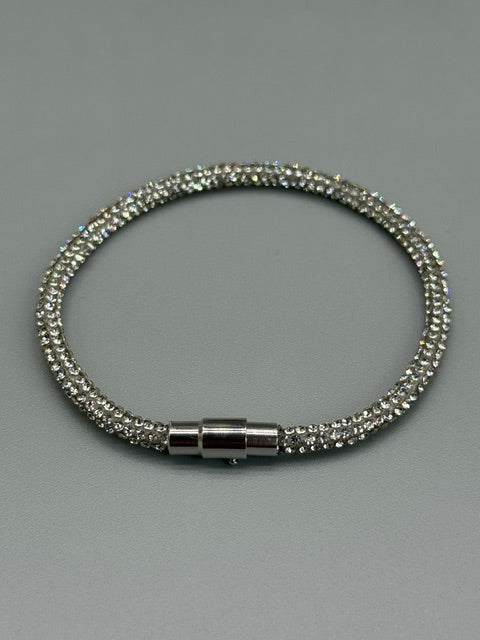 Handgefertigte Hera Armbänder aus Strassband by Christine Bultmann