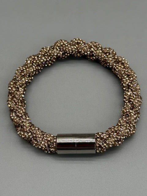 Handgefertigte Hera Armbänder geflochten aus Strassband by Christine Bultmann