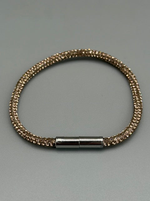 Handgefertigte Hera Armbänder aus Strassband by Christine Bultmann