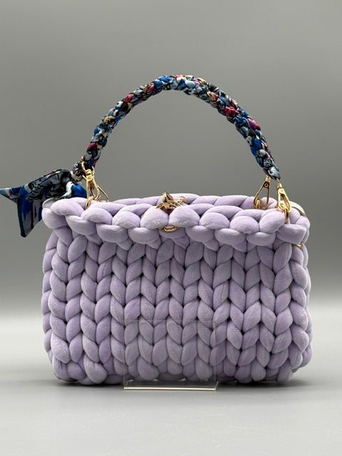 Hera Bag Special Edition Samt in Flieder mit geflochtenem Tuchgriff