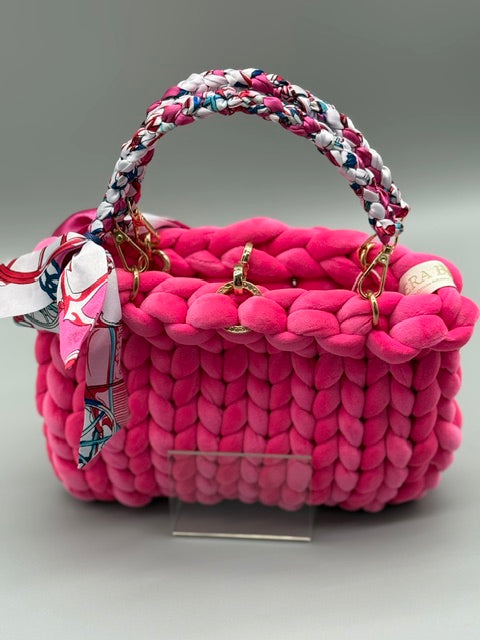 Hera Bag Special Edition Samt in Pink mit geflochtenem Tuchgriff