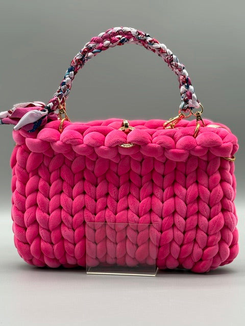 Hera Bag Special Edition Samt in Pink mit geflochtenem Tuchgriff
