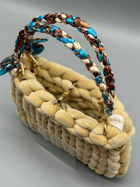 Hera Bag Special Edition Samt in Khaki mit geflochtenem Tuchgriff