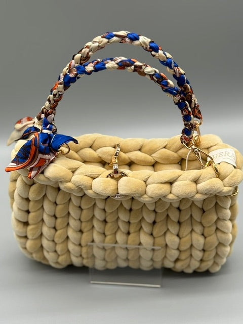 Hera Bag Special Edition Samt in Khaki mit geflochtenem Tuchgriff