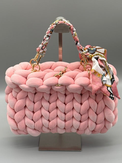 Hera Bag Special Edition Premium Samt in Hellrosa mit geflochtenem Tuchgriff