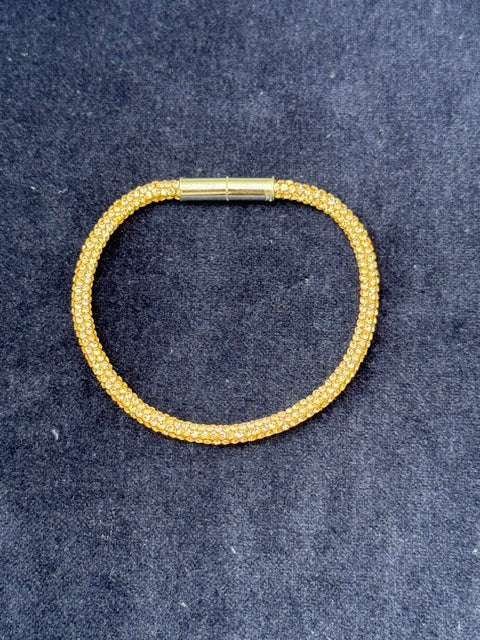 Handgefertigte Hera Armbänder aus Strassband by Christine Bultmann