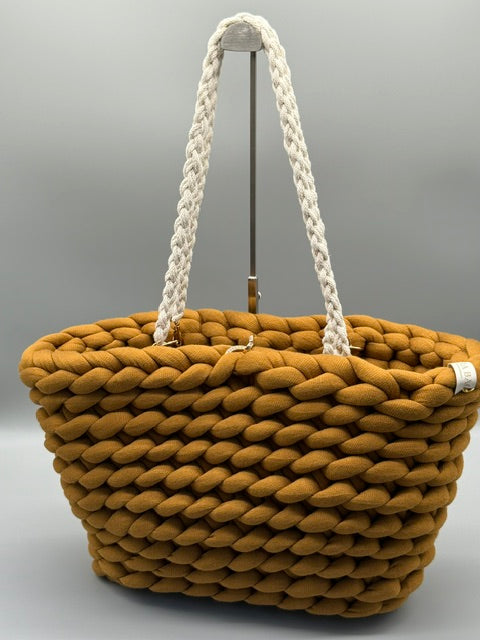 Hera Bag Special Edition Weekender in Ocker