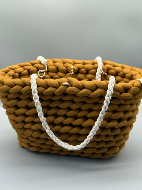 Hera Bag Special Edition Weekender in Ocker