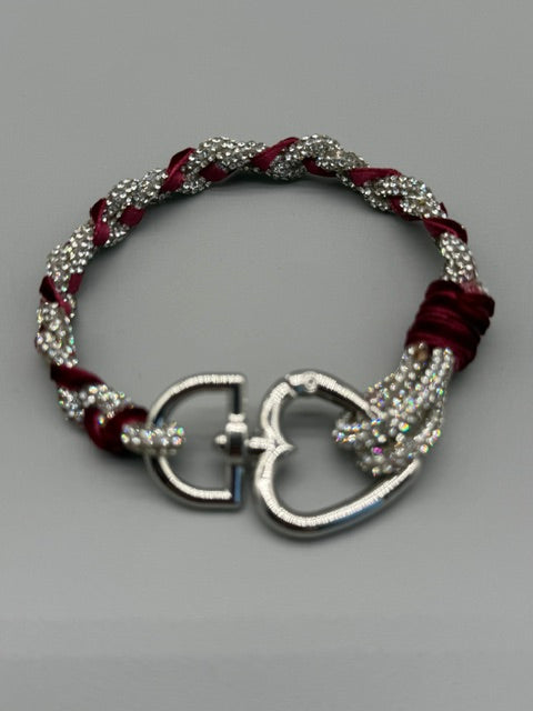 Handgefertigtes Hera Armband mit Herzschnalle und Strassband mit rotem Samtband by Christine Bultmann