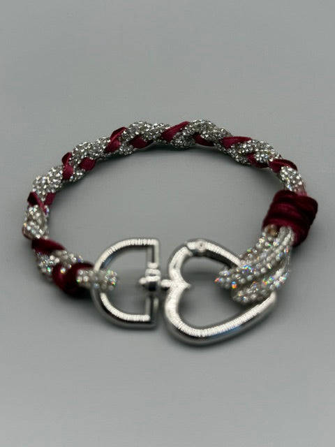 Handgefertigtes Hera Armband mit Herzschnalle und Strassband mit rotem Samtband by Christine Bultmann